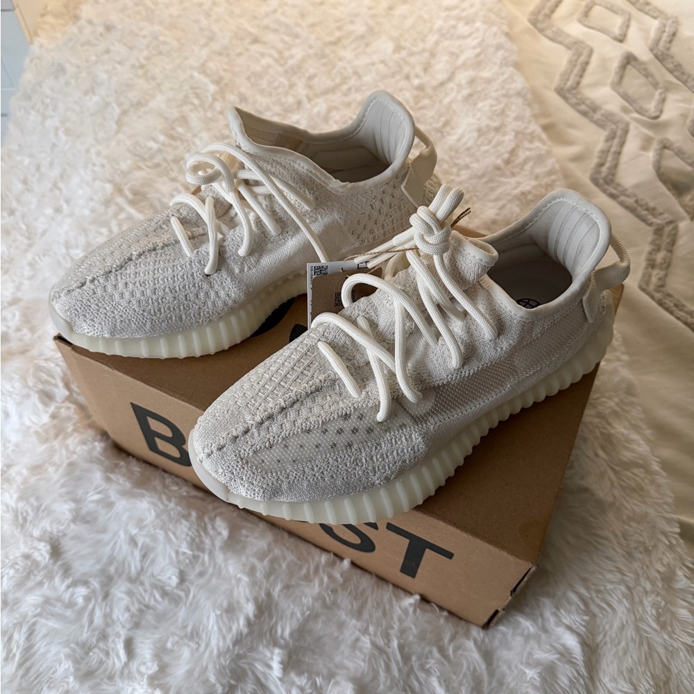 adidas Yeezy Boost 350 V2 Box